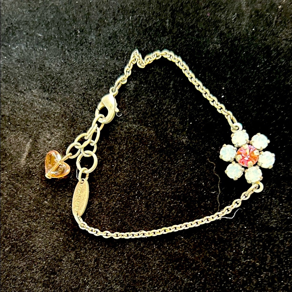 Sabika Elegant Opal stone with pink center of famous flower Daisy Bracelet new